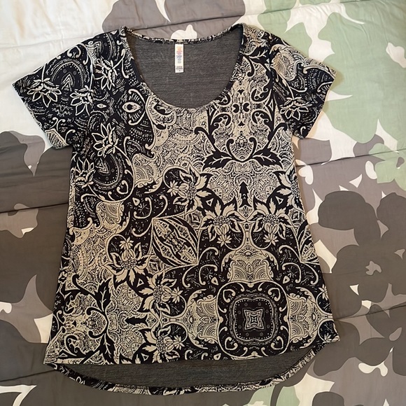 LuLaRoe Classic T - Size Small. Jacquard material - Picture 8 of 12